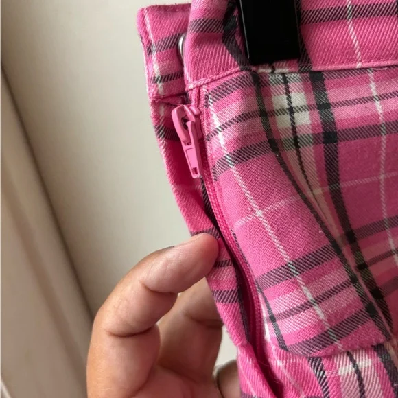 H&M Pink and Black Plaid Skirt - Picture 4 of 6